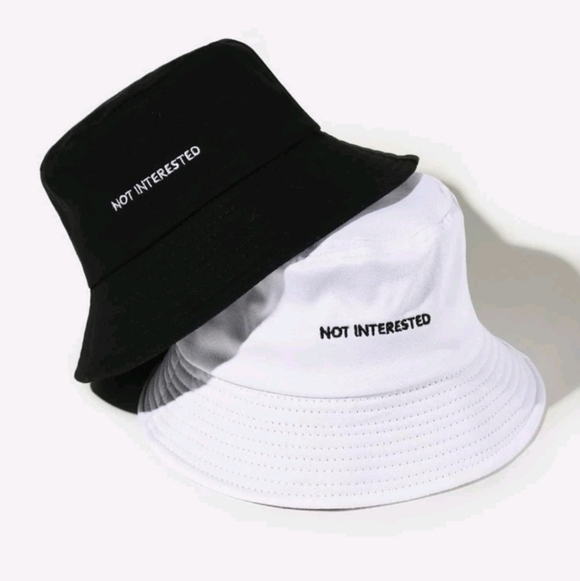Accessories - set of 2 hats